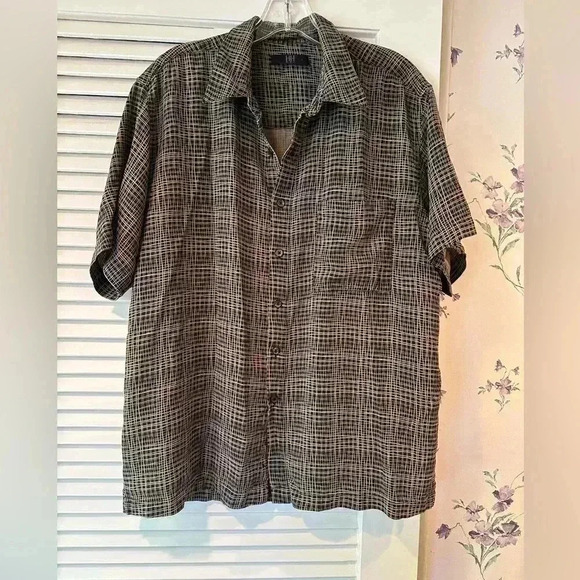 H & H Men 100% Silk Short Sleeve Short in Size Large - Picture 1 of 6